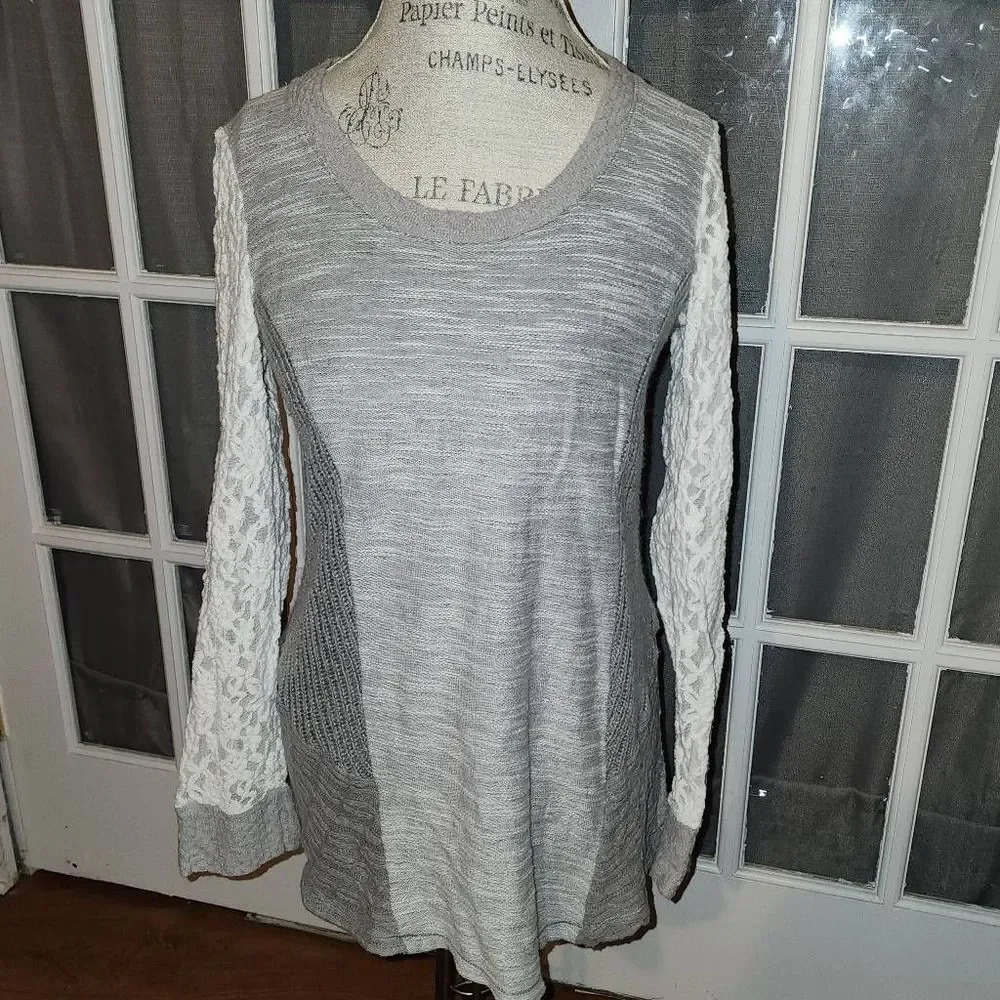 Saturday Sunday Anthropologie Womens Gray White Lace‎ Sleeve Sweater Large